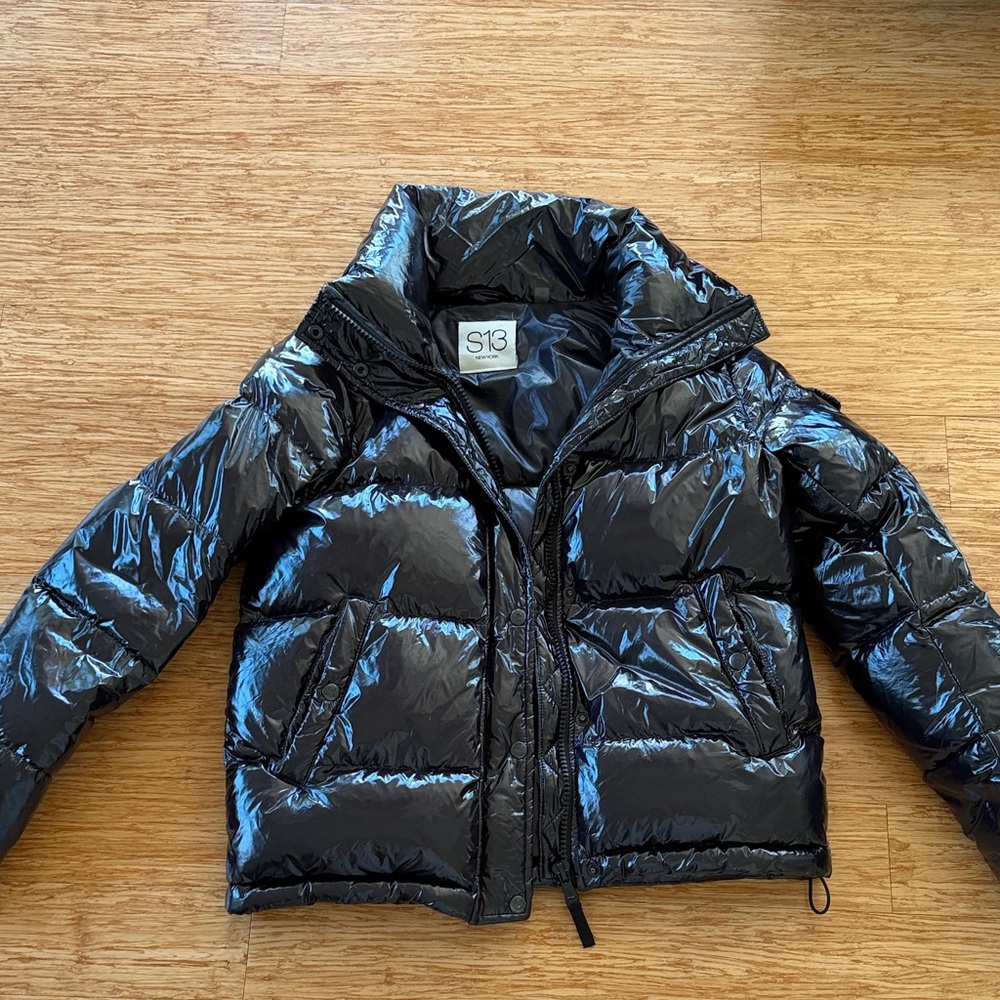 S13 Women's Black Shiny Puffer Jacket